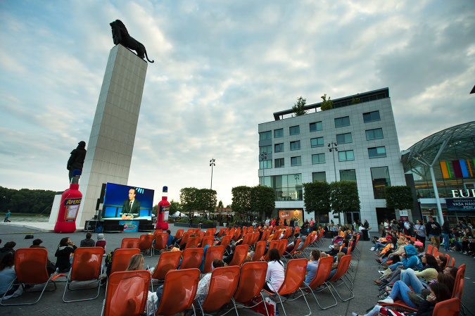 Aperol Spritz kino pri Dunaji