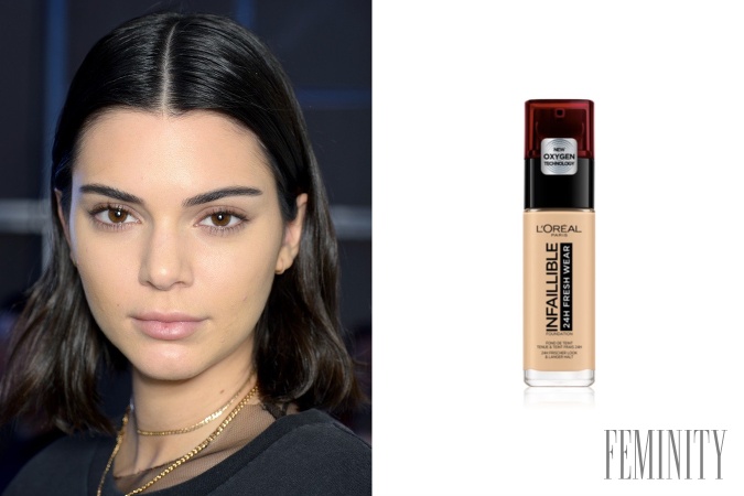 Dlhotrvajúci tekutý make-up L’Oréal Paris Infailliblei pôsobí na pleti prirodzene a nevytvára efekt masky