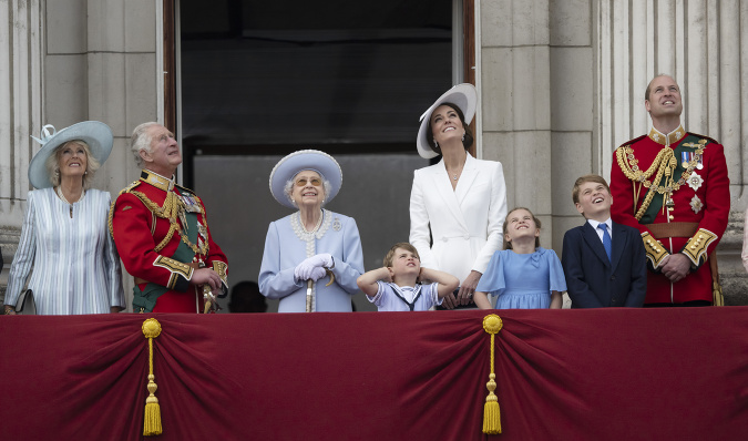 Oslavy platinového jubilea kráľovnej zviditeľnil princ Louis, ktorý zabavil celý svet