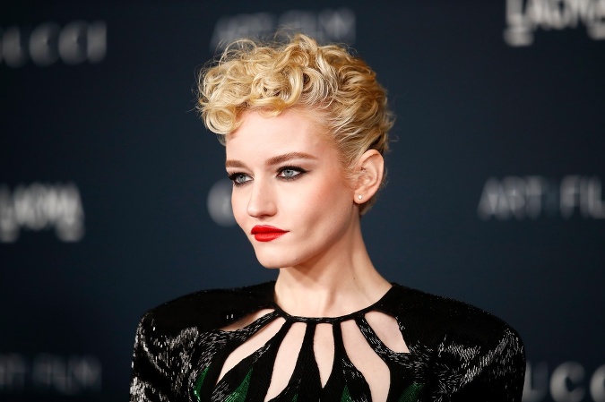 Julia Garner sa nepovažuje za typickú hollywoodsku herečku