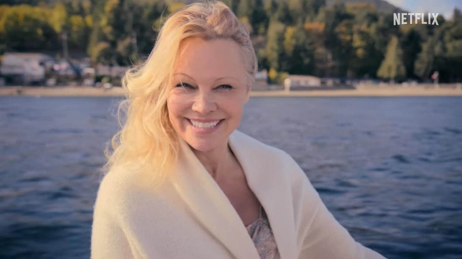 Pamela Anderson porozpráva svoj životný príbeh