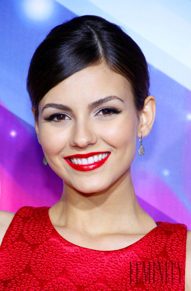  Victoria Justice