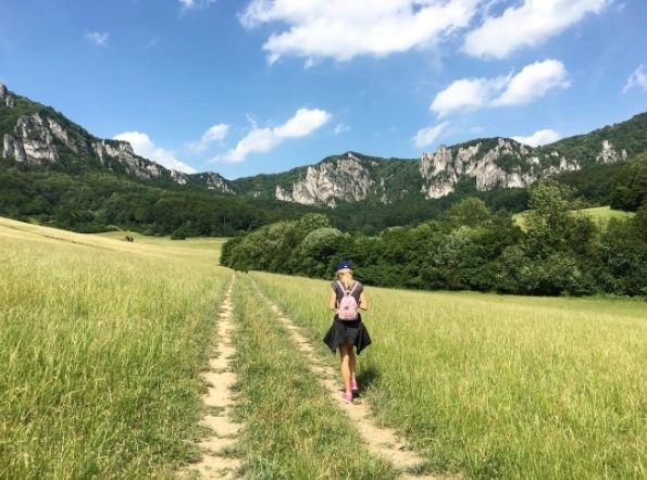 Ivana Gáborík na prechádzke cez Súľovské skaly