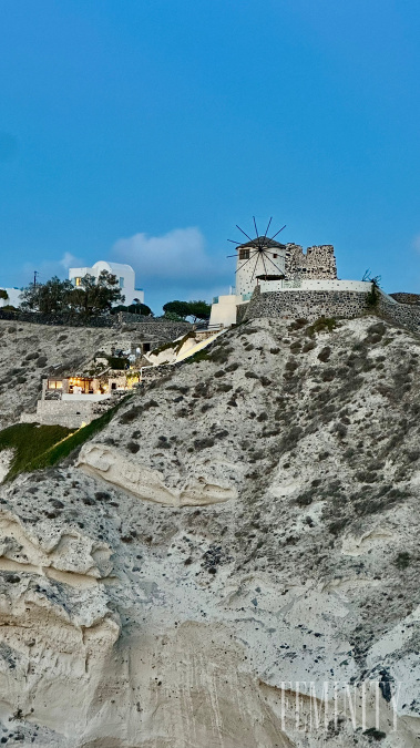 Santorini je miestom, kde máte celý rok čo objavovať