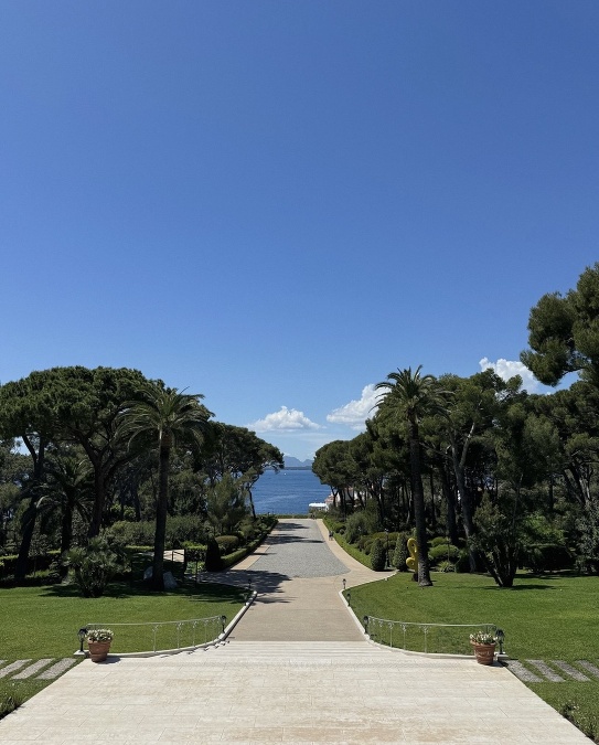 Poloostrov Cap d´Antibes patrí tiež medzi najznámejšie strediská pobrežia