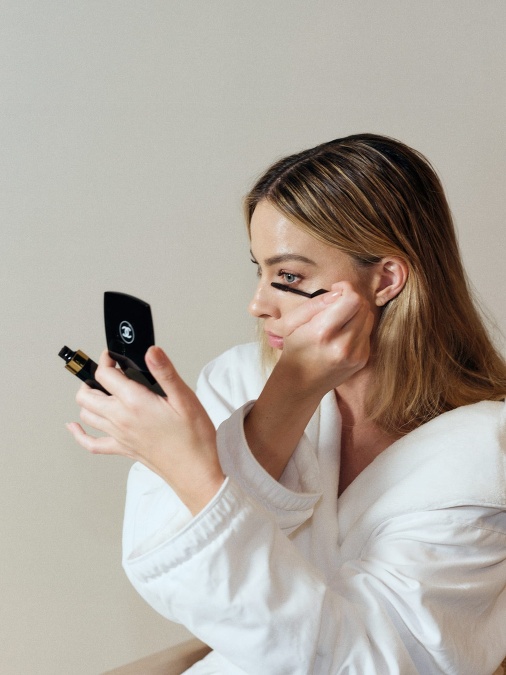 CHANEL Makeup look Margot ROBBIE na Pre-Oscars Dinner