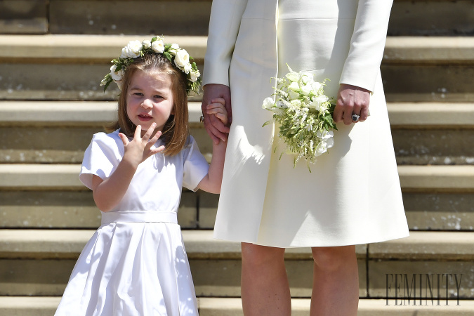 Malá princezná Charlotte je poslušné a šikovné dievčatko