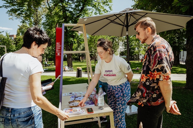 Dôstojná menštruácia pod organizáciou inTYMYta na dm ON TOUR