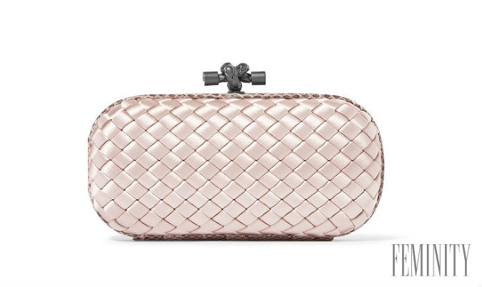 Clutch kabelka pôsobí veľmi elegantne