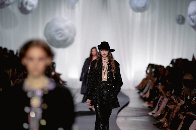 CHANEL 2021/22 Métiers d'art show bola predstavená vo Florencii