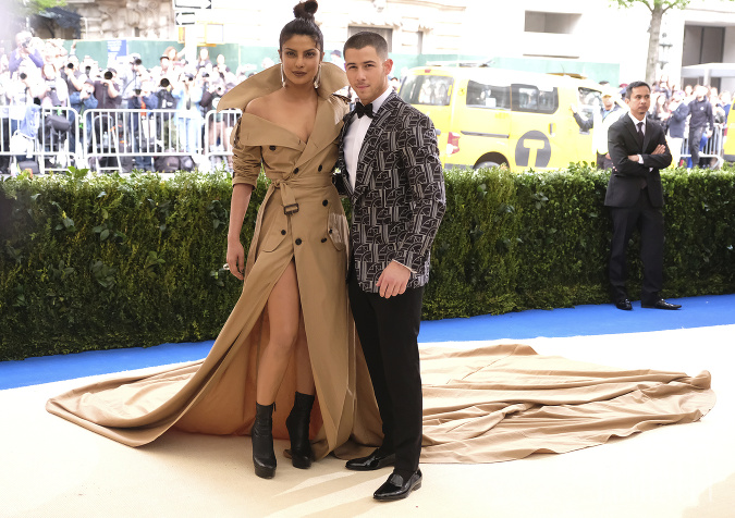 Priyanka Chopra a Nick Jonas si nebudú chcieť nechať ujsť tradičnú svadbu s celou rodinou