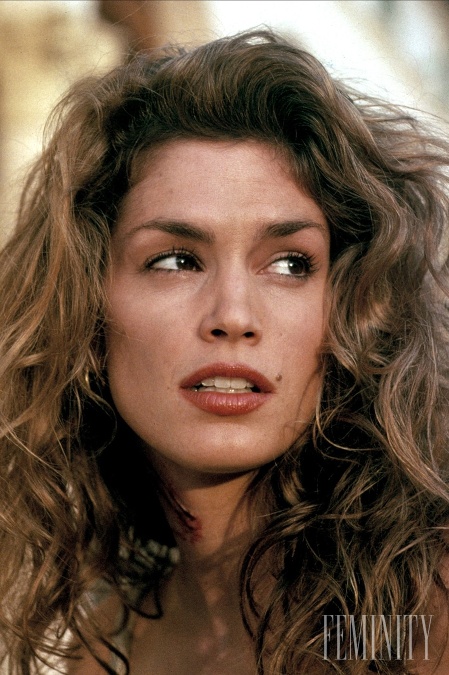 90. roky a „výbuch“ na hlave ako Cindy Crawford