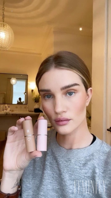 Inšpirujte sa beauty trikmmi Rosie HW