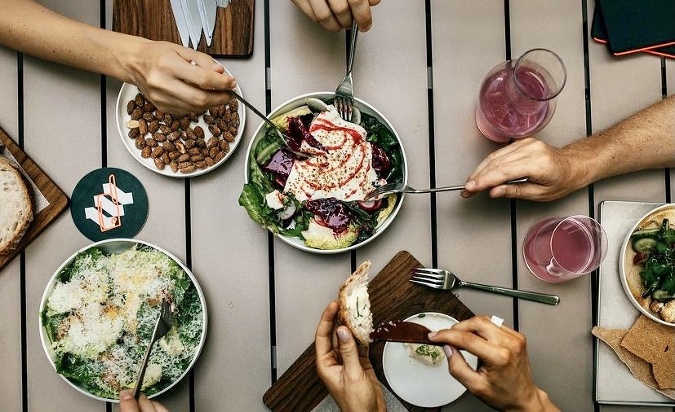 Ak hľadáte špičkovú kuchyňu so sezónnymi surovinami, neformálne a zároveň inovatívne menu, toto je tá správna adresa