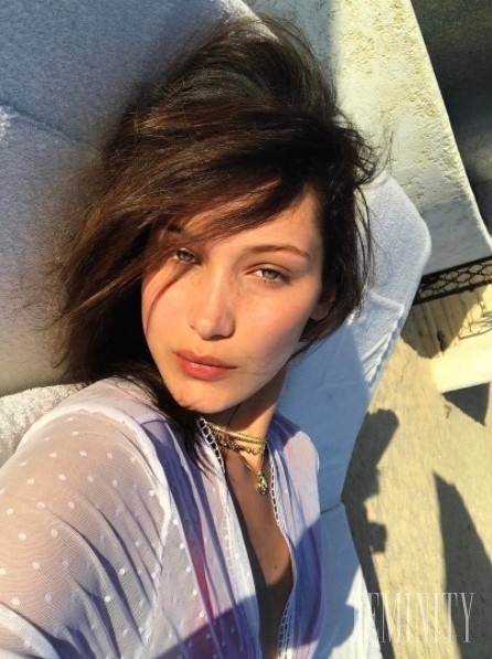 Topmodelka Bella Hadid sa môže pochváliť dokonalou pleťou