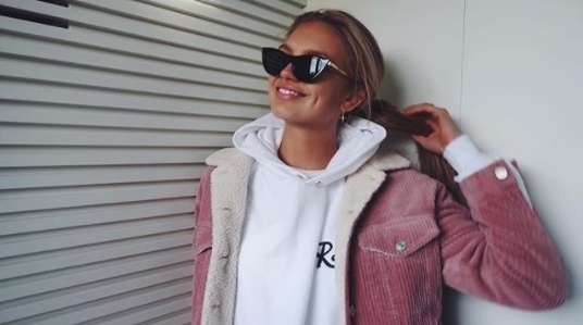 Aj modelka Romee Strijd podľahla menčestru 