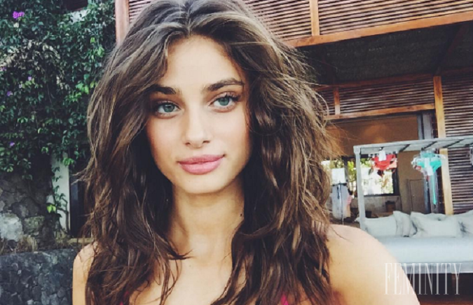 Supermodelka Vicotrias´s Secret Taylor Hill dala dole svoju krásnu hrivu 