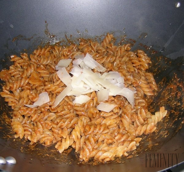 Fusilli s paradajkovo pestovou omáčkou