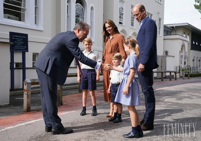 Charlotte je taká milá a ostatné deti ju zbožňujú. Je milá k deťom v mladších ročníkoch a je veľmi obľúbená. 