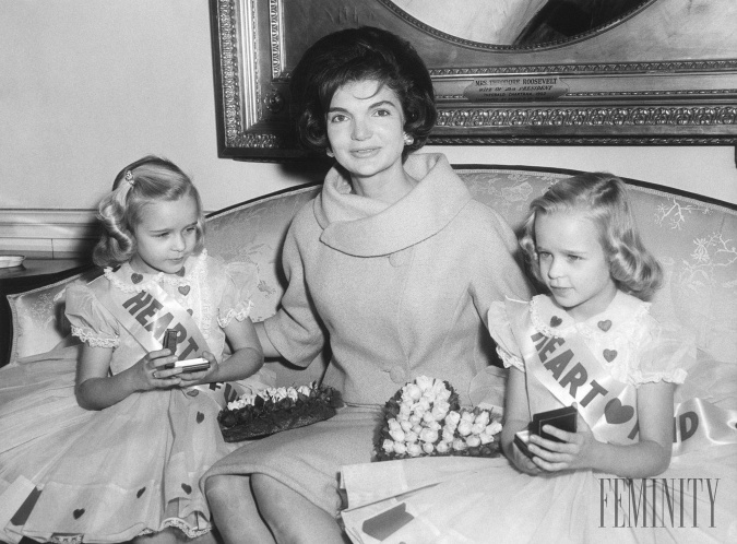 Bývalá Prvá dáma USA Jackie Kennedy podporovala charitu rovnako ako to v súčasnosti robí aj Amal Clooney